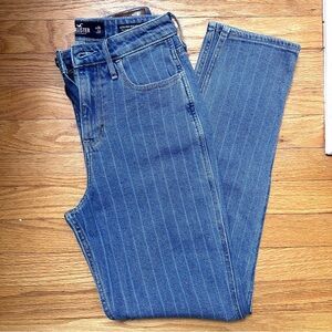 Hollister Ultra High-rise Mom Jean